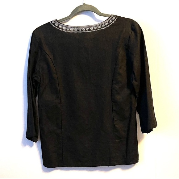 3/4 sleeve embroidered neck linen blend top - Picture 5 of 5